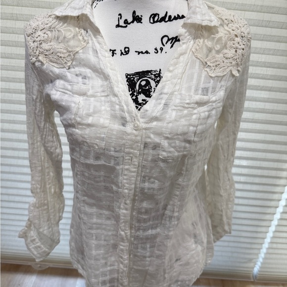 Tops - Cotton and Lace Blouse